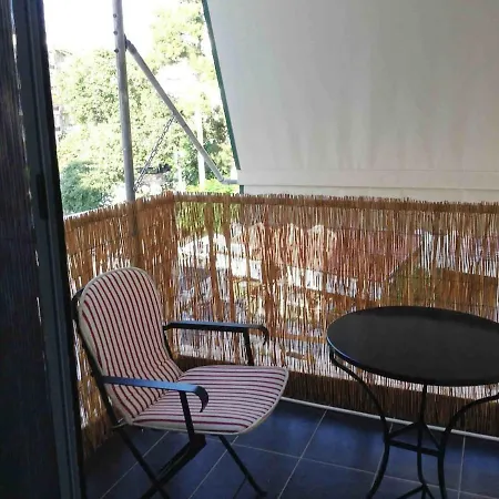 Appartement Relaxation! One Minute From The Beach, Ten Minutes From Thermal Loutráki